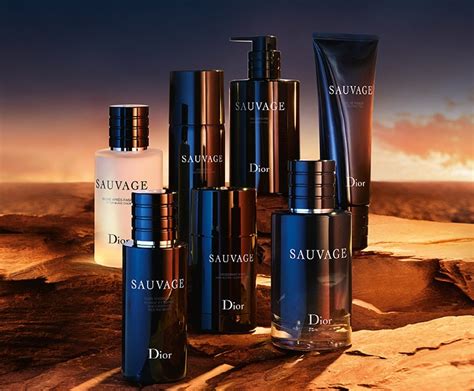 Sauvage Eau de Toilette: Iconic Dior Men's Fragrance.